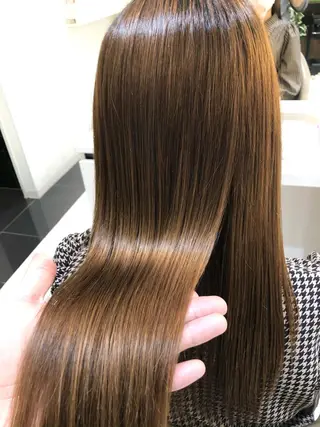 ロング パーマ 安井　昴 💫ブリーチ縮毛矯正のヘアスタイル