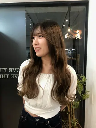 ロング カラー HOLLY 髙橋ユウキのヘアスタイル