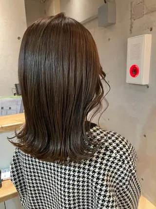 セミロング カラー しのはら まどかのヘアスタイル