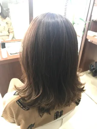 セミロング 井上 佳奈のヘアスタイル