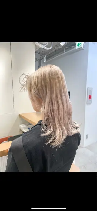 セミロング カラー ワンホンレイヤー 福岡天神RAIRAのヘアスタイル