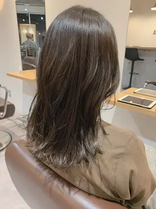 セミロング MIA 菅原のヘアスタイル