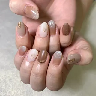 ネイル atelier　FIORITURA所属・FIORITURA aiのネイルデザイン