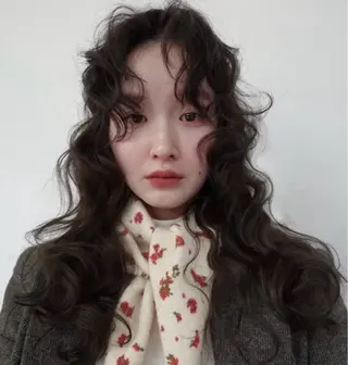 ロング カラー パーマ nolla所属・yoshihama sumireのヘアスタイル