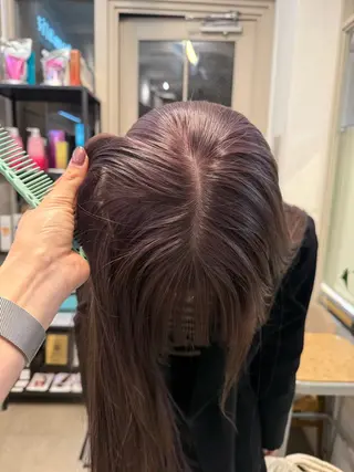 ロング カラー ミルクティー× グレージュMOMOのヘアスタイル