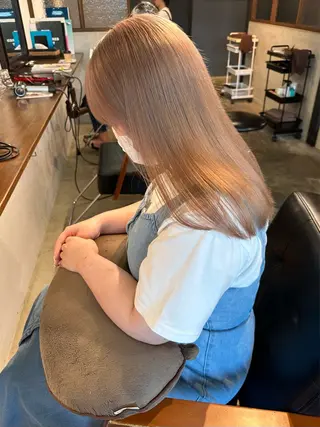 ロング カラー Baby美容師 Ninaのヘアスタイル