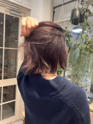 ショート カラー ミルクティー× グレージュMOMOのヘアスタイル