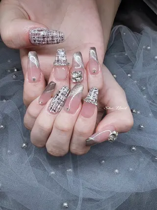 ネイル She   Nail所属・ISA_ BELLAのネイルデザイン
