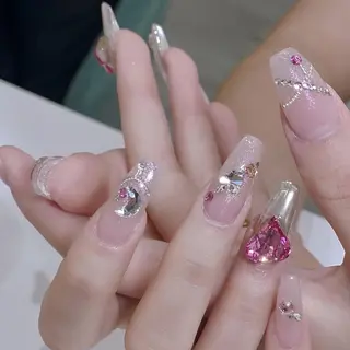 ネイル AngelChris ビューティーサロンのネイルデザイン