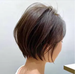 ショート レイヤーカット/ 顔まわり/アオイのヘアスタイル