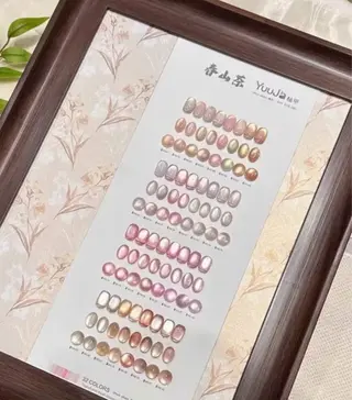 ネイル HIN NAILのネイルデザイン