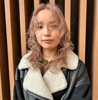 ミディアム カラー ハイトーン/ブリーチ 似合せカット/パーマのヘアスタイル