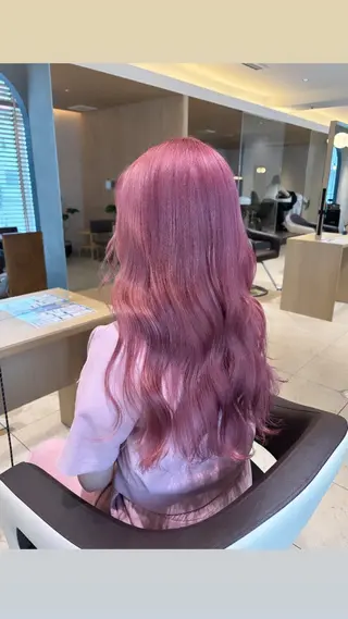 ロング 山田 梨乃のヘアスタイル