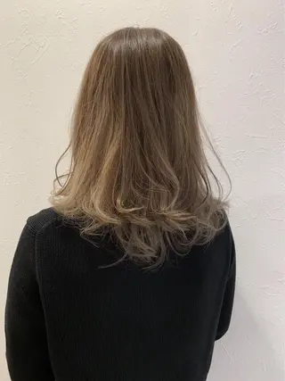 セミロング カラー m ā l o. マァロのヘアスタイル