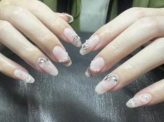 ネイル Kaka_ パラジェル、長さだしのネイルデザイン