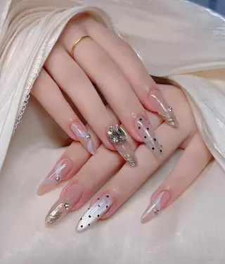 ネイル VIVIAN リサのネイルデザイン