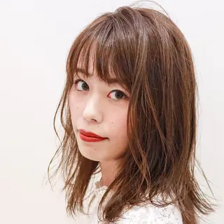 ミディアム カラー 浦田 智里のヘアスタイル