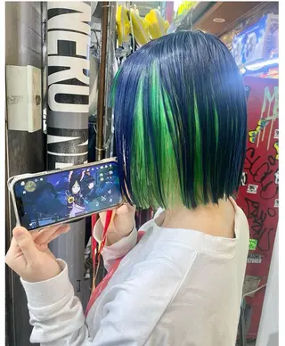 ショート カラー GARU-ガル-所属・TSUNO🦖 派手髪/オタク美容師のヘアスタイル