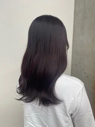 ロング ユナ ナチュラル／透明感のヘアスタイル