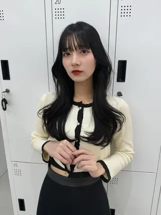 ロング 似合わせカットが 得意な美容師のヘアスタイル