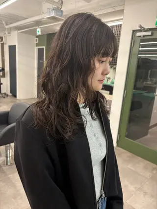 セミロング 綾乃／デザインカラー ／ハイトーン／ボブのヘアスタイル