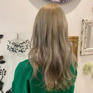 ロング カラー 夏向/ハイトーン /パーマのヘアスタイル