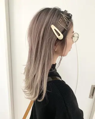 セミロング カラー mao/天神ブリーチ ハイトーンカラーのヘアスタイル