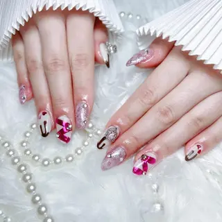 ネイル RAFFINE 月🦋🩵のネイルデザイン