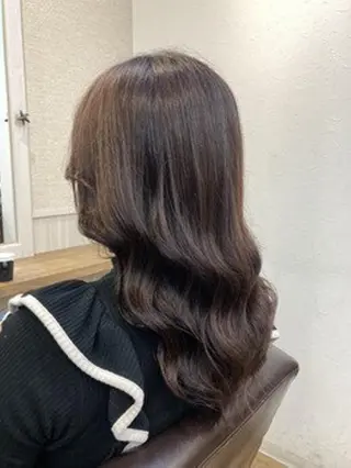 ミディアム カラー パーマ ヘアアレンジ ヘアケア特化型サロン newi 梅田のヘアスタイル