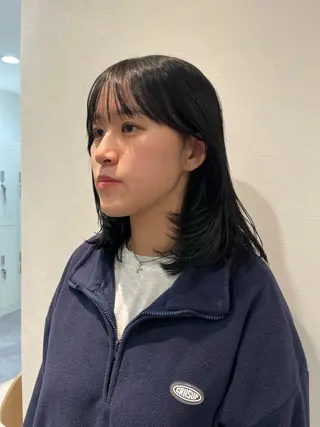 ミディアム カラー anon Loemのヘアスタイル