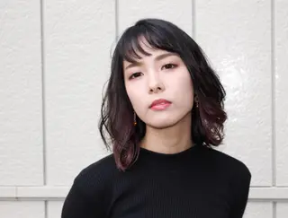 ミディアム カラー 360°キレイな ショートカットのヘアスタイル