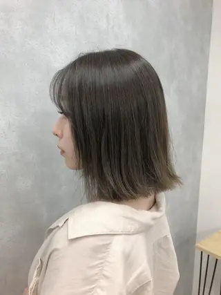 ミディアム カラー universe tokyoのヘアスタイル