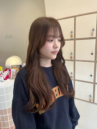 カラー 山口 愛結のヘアスタイル