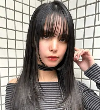 ロング カラー レイヤー／デザイン カット／ヒナノのヘアスタイル