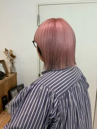 ショート カラー 室谷 ゆりあのヘアスタイル