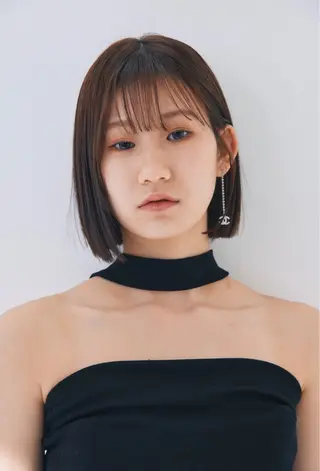 ミディアム 山内 友里菜のヘアスタイル