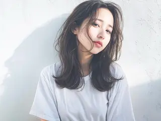 セミロング カラー CHERIM ❤️‍🔥新家光葉のヘアスタイル