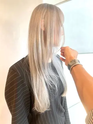 ロング 渋谷ハイトーン/ デザインカラー阿部のヘアスタイル