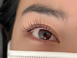 マツエク・マツパ まつ毛と眉毛の専門店　オクターブ福岡店所属・オクターブ天神店 ウラベのマツエク・マツパデザイン