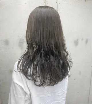 セミロング カラー GiseL アンリのヘアスタイル