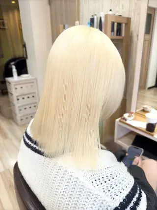 ミディアム 🌈派手髪ハイトーン 🌈鈴木亮太🌈のヘアスタイル