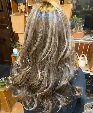 ロング カラー 玉木 育実のヘアスタイル