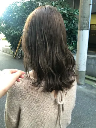ミディアム ✨色持ちの良い艶 カラー✨蟹江真世のヘアスタイル