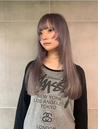 セミロング Kro ハイトーン×ブリーチのヘアスタイル