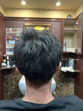 ショート ヒロ銀座バーバーショップ丸の内所属・秋山 琳太のヘアスタイル