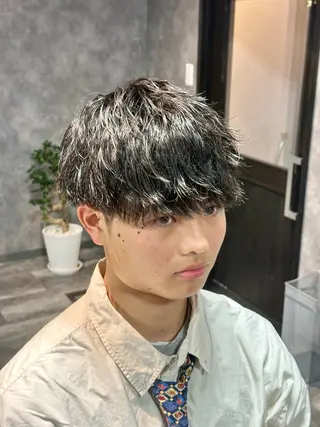 ショート SWELL-WHITE-所属・緒方 翔英のヘアスタイル