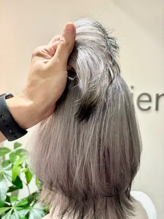 カラー Akane lienのヘアスタイル