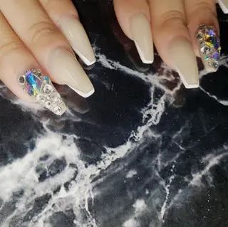 ミディアム クロキ 。のネイルデザイン