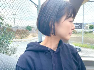 ショート 岡田 恭明のヘアスタイル