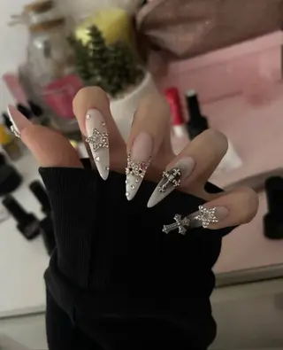 ネイル Queen Nail 柏店　クイーンネイルのネイルデザイン